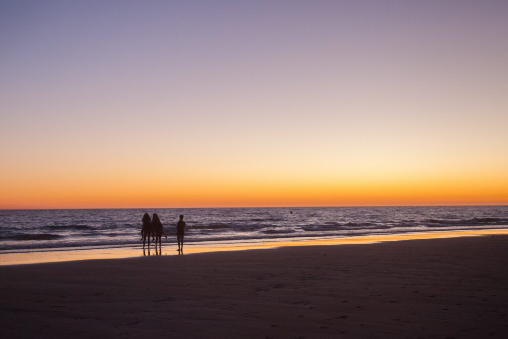 Atardecer en una playa de Cádiz